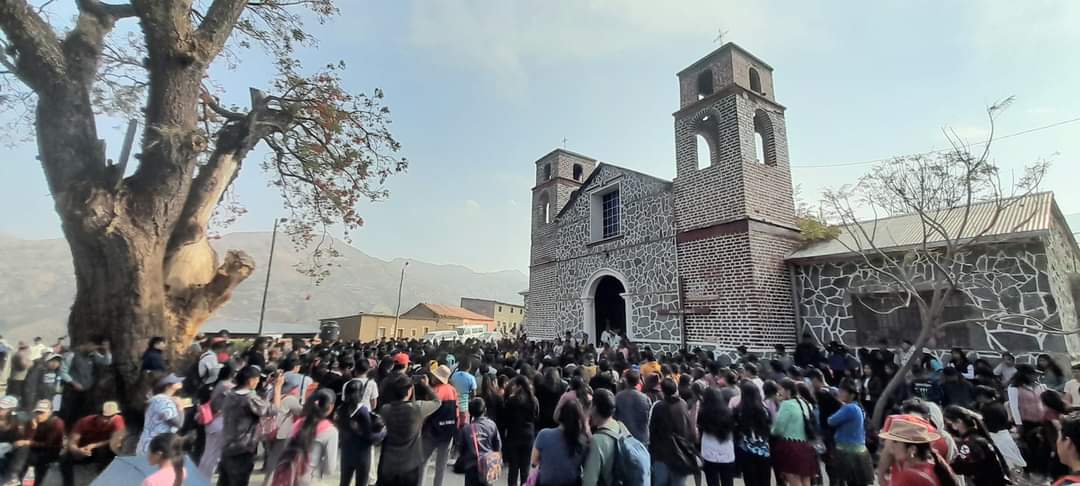 Alrededor de 1.000 peregrinos visitan al Señor de Quisquira