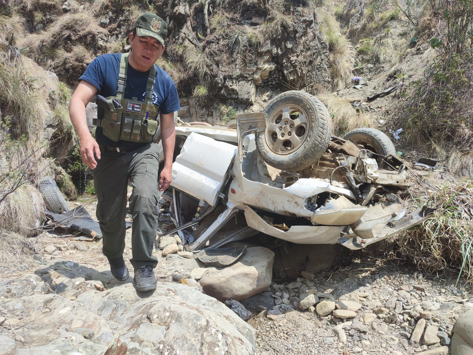 Mueren seis personas al embarrancarse en una vagoneta en El Quemado