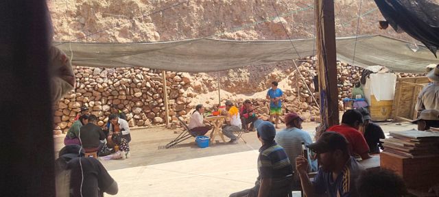 Se derrumba un muro de piedra en la Carceleta de Camargo